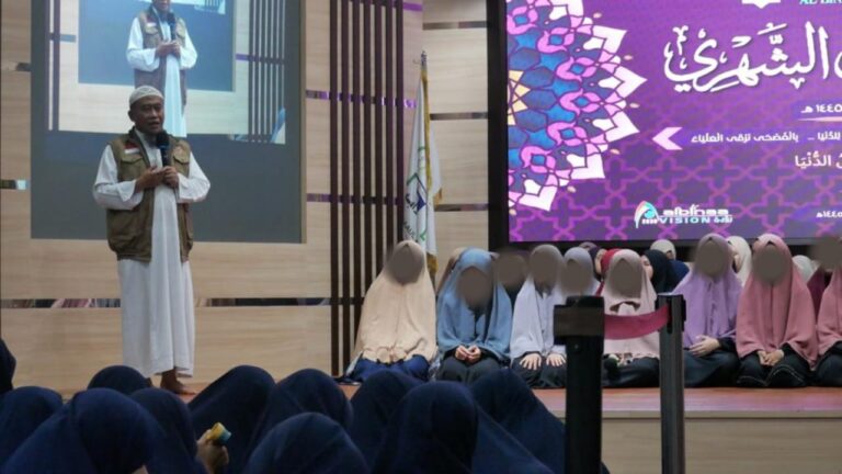 النشاط اللغوي الشهري من الدفعة الثالثة عشرة