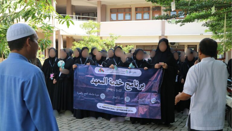 KHIDMATUL MA’HAD ANGKATAN XI AL BINAA PUTRI