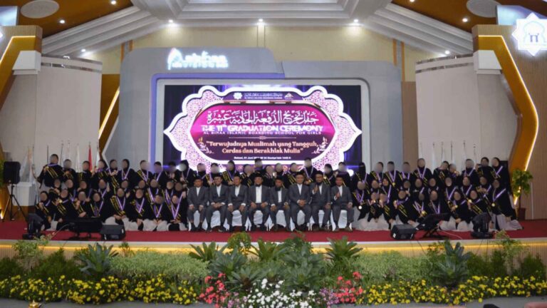 GENERASI TANGGUH, WISUDA ANGKATAN XI AL BINAA PUTRI