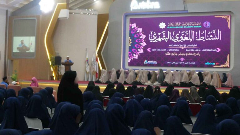 “النشاط اللغوي الشهري من الدفعة الخامسة عشرة”