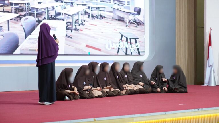 النَّشَاطُ اللُّغَوِيُّ الشَّهْرِيُّ – الدُّفْعَةُ الخَامِسَةَ عَشْرَةَ